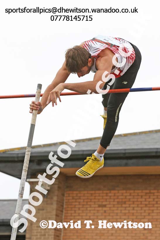 Senior mens pole vault, EAP International Combined Events, Hexham Northumberland. Photo: David T. Hewitson/Sports for All Pics